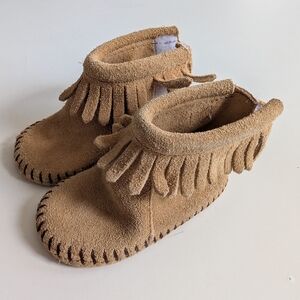 Minnetonka Toddler Moccasins in Light Brown Suede